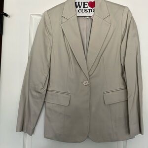 Cream ladies blazer- excellent condition